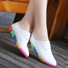 Load image into Gallery viewer, 2018 new breathable genuine leather flats shoes woman sneakers tenis feminino nurse peas flats shoes plus size women shoes